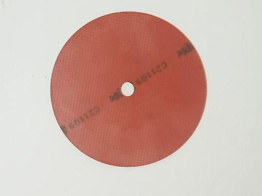 Componente de válvula de borracha de alta resistência, fornecendo resistência à tração de 1500 PSI, perfeito para ambientes industriais de alta demanda.